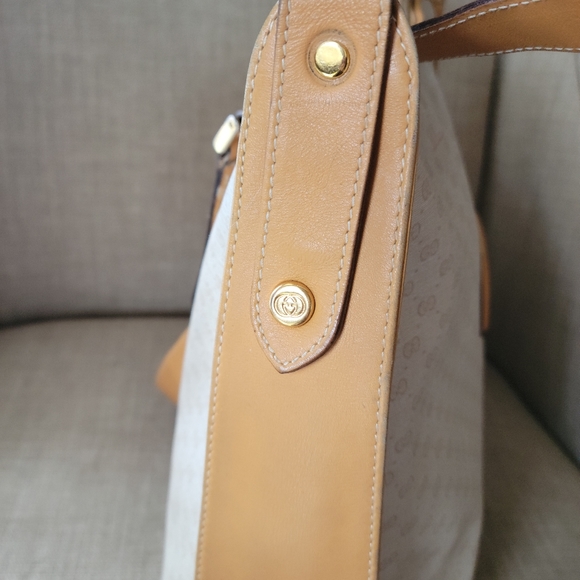 Authentic Gucci vintage GG canvas crossbody bag 001.105.0096 (B03) - Picture 3 of 16